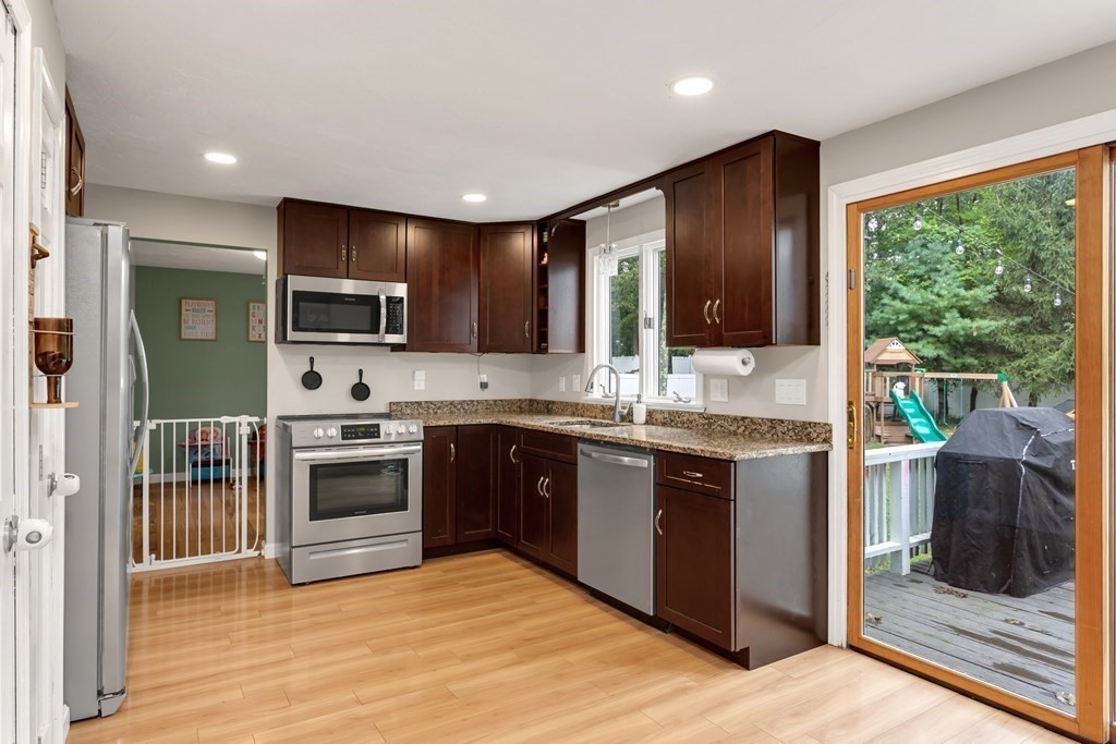 11 Louis Rd