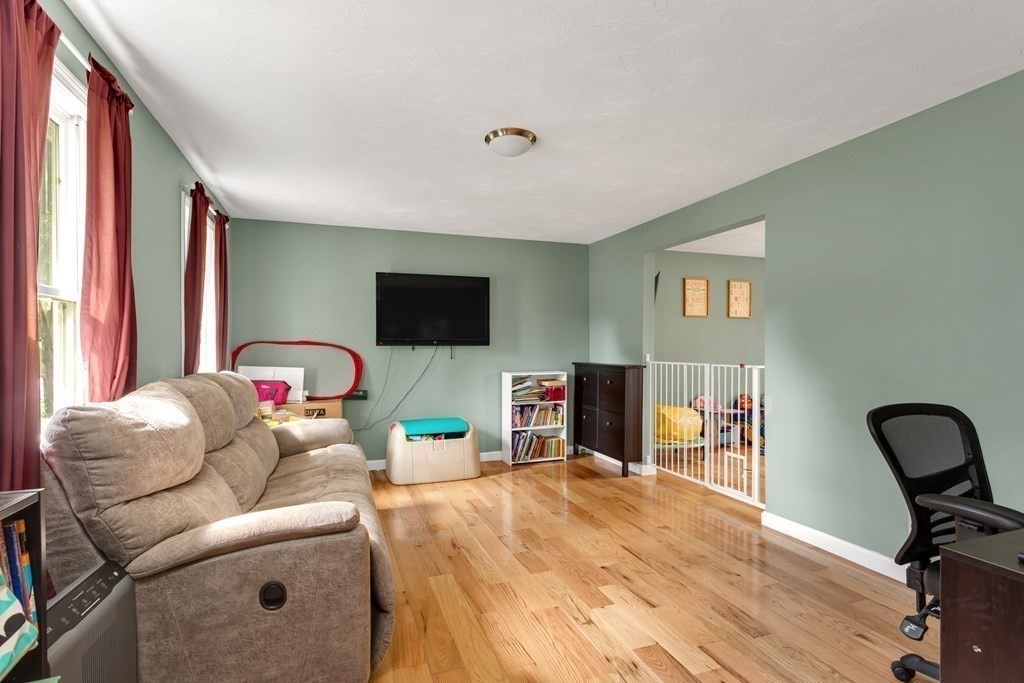 11 Louis Rd