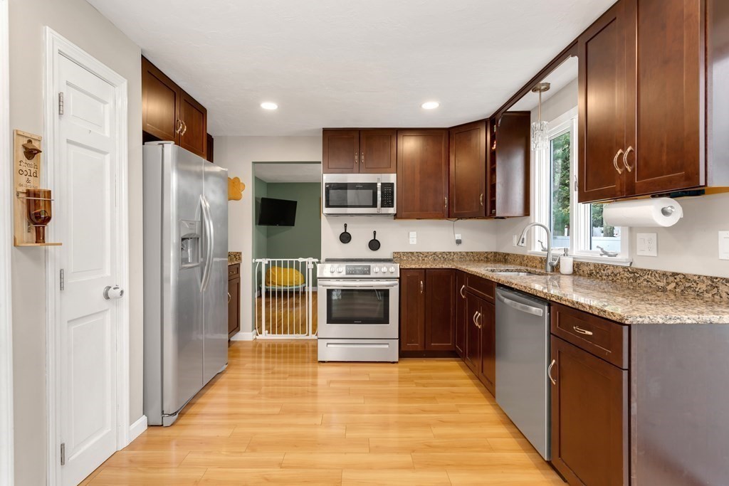 11 Louis Rd