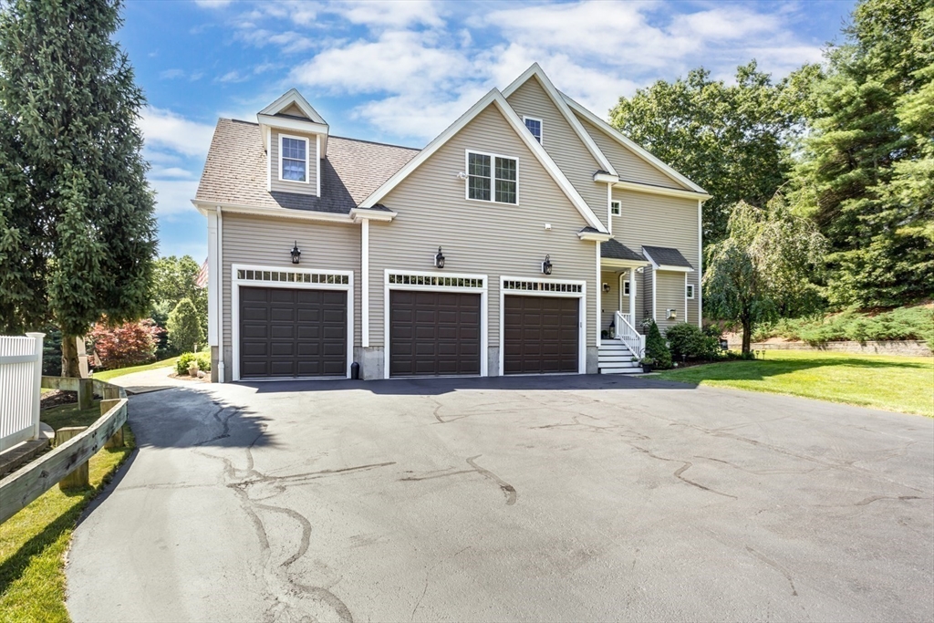 24 Symphony Dr