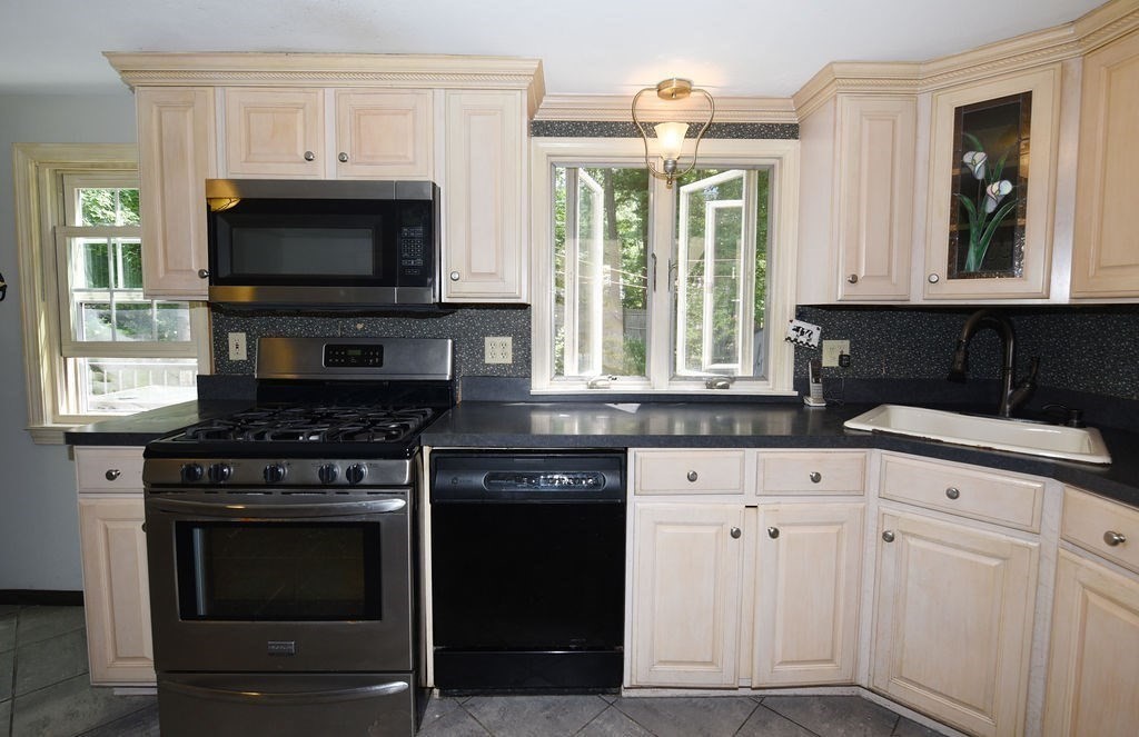 6 Sheridan Dr.