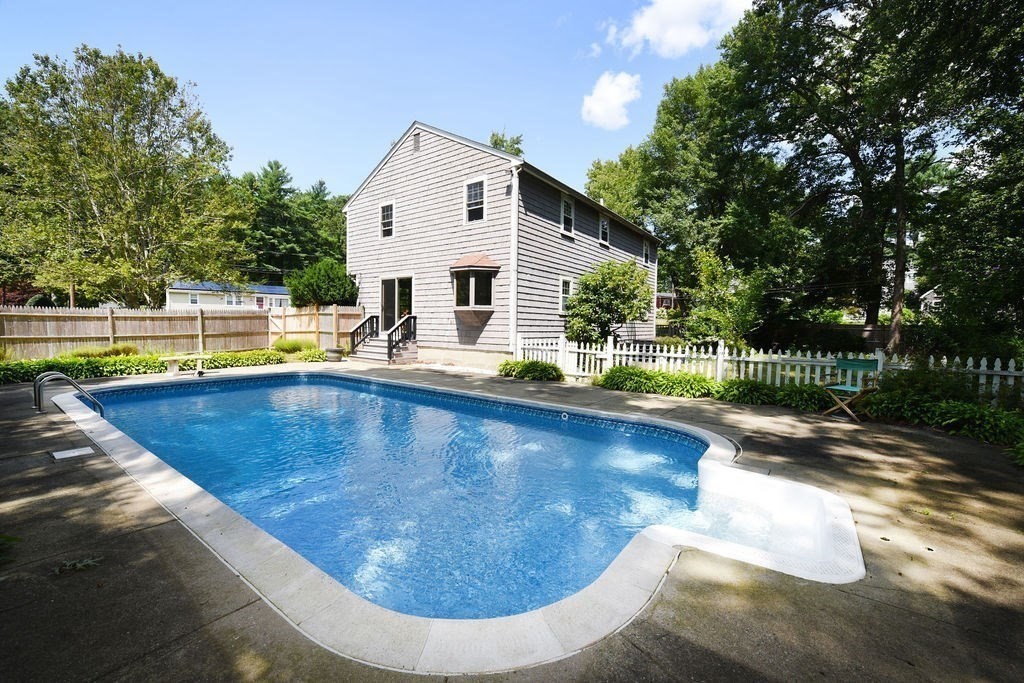 6 Sheridan Dr.