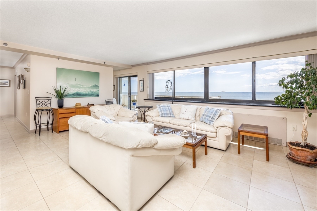 300 Lynn Shore Drive Unit: 400