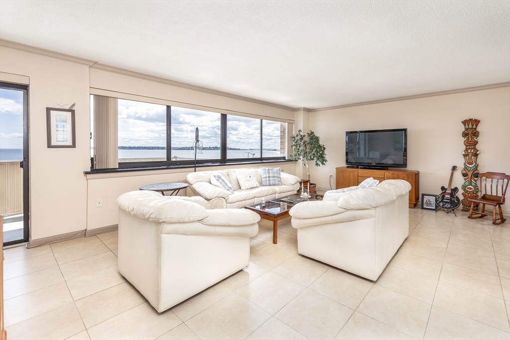 300 Lynn Shore Drive Unit: 400