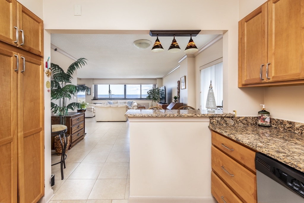 300 Lynn Shore Drive Unit: 400
