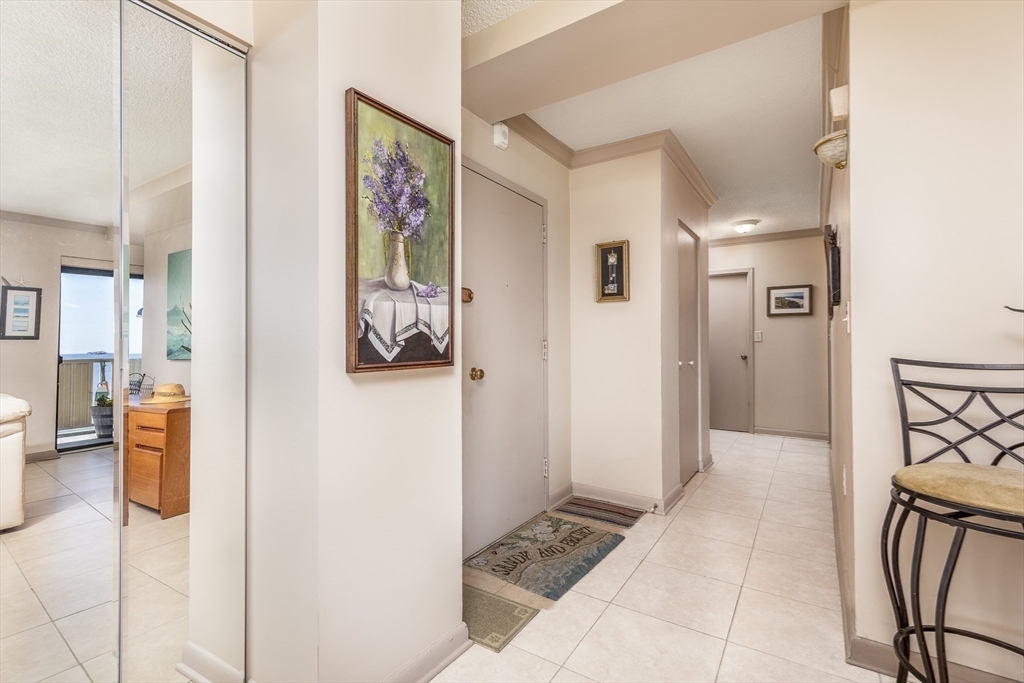 300 Lynn Shore Drive Unit: 400