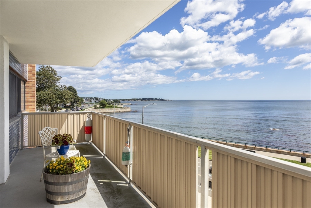 300 Lynn Shore Drive Unit: 400