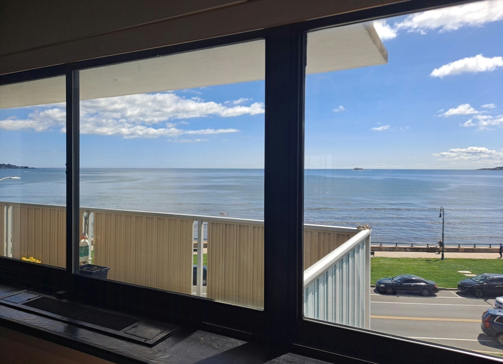 300 Lynn Shore Drive Unit: 400