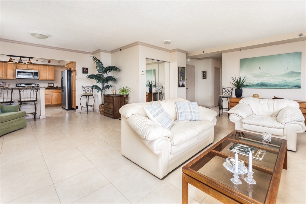 300 Lynn Shore Drive Unit: 400
