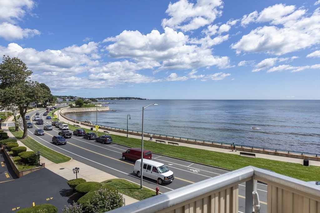 300 Lynn Shore Drive Unit: 400