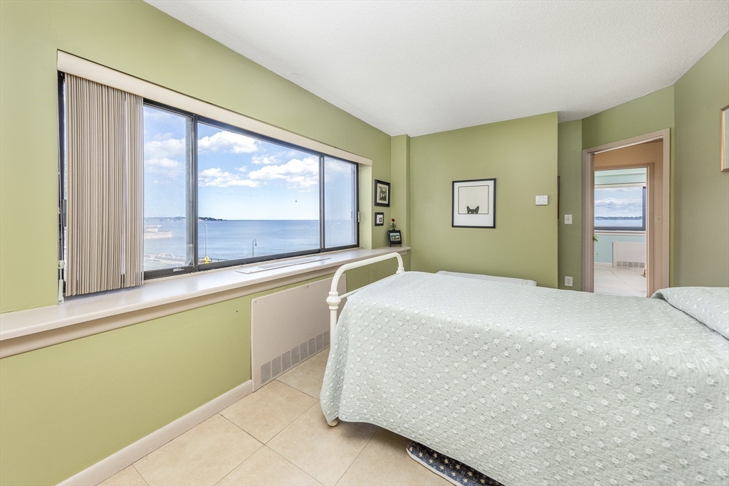 300 Lynn Shore Drive Unit: 400
