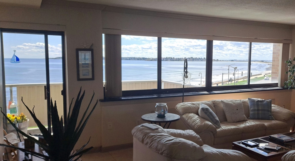 300 Lynn Shore Drive Unit: 400