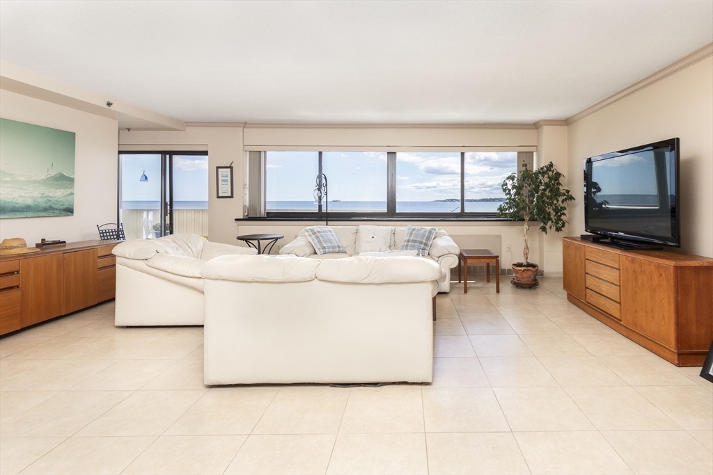300 Lynn Shore Drive Unit: 400