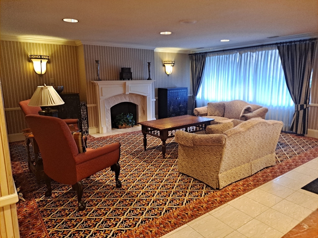 1008 Paradise Rd Unit: E1J