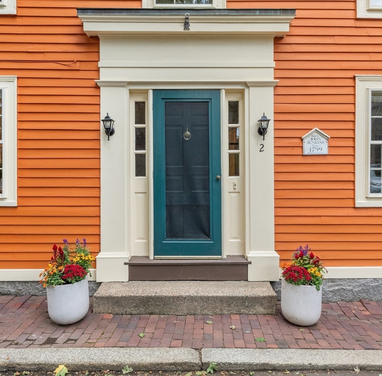 2 River St