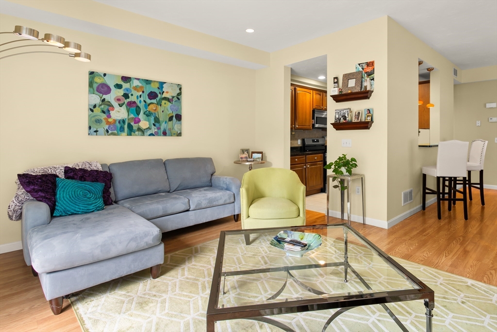 140 Commonwealth Ave # 15