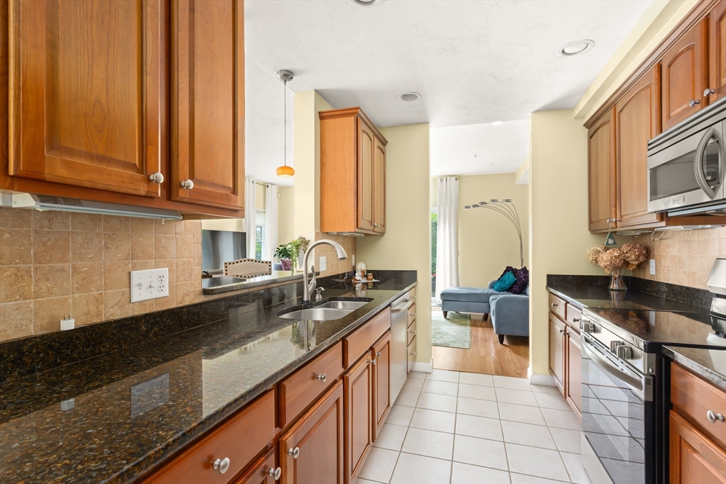 140 Commonwealth Ave # 15