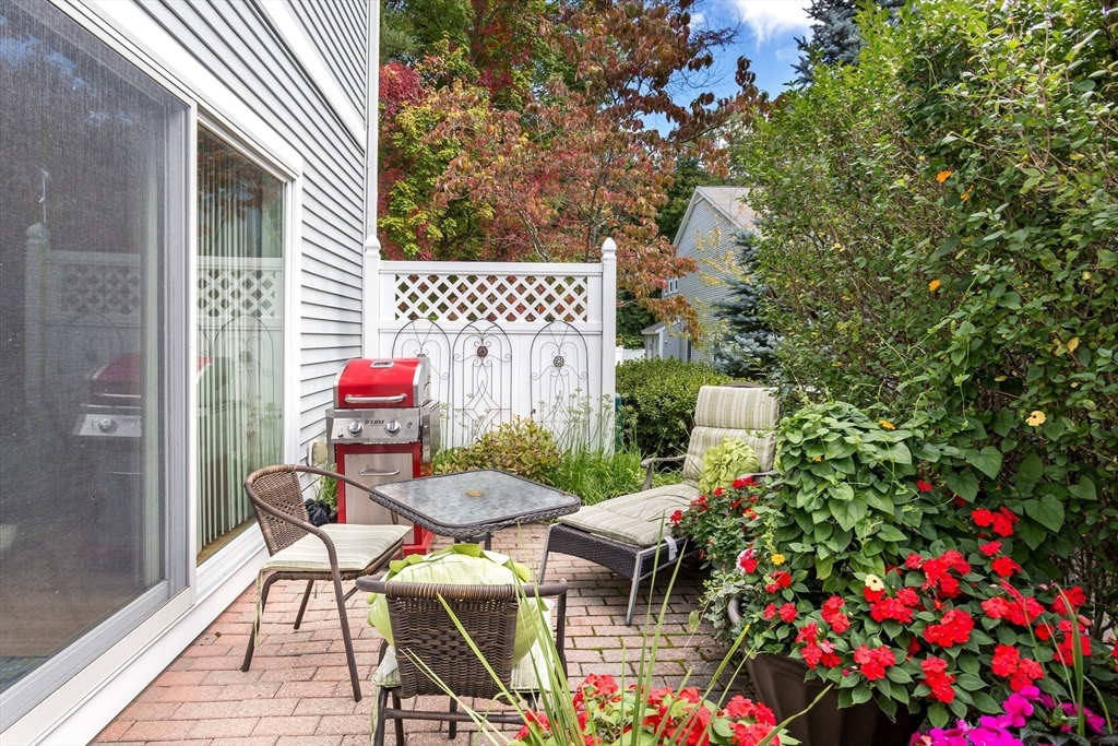 140 Commonwealth Ave # 15
