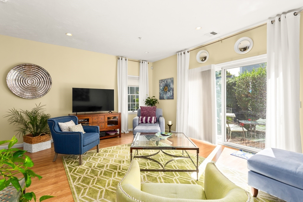 140 Commonwealth Ave # 15