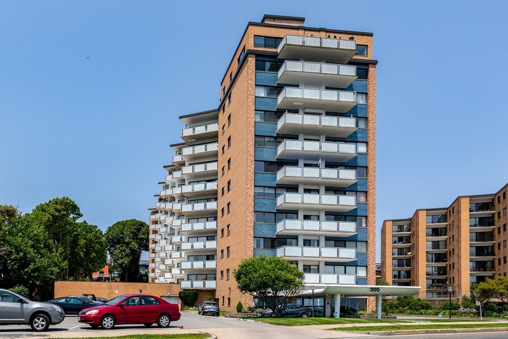 300 Lynn Shore Drive Unit: 508