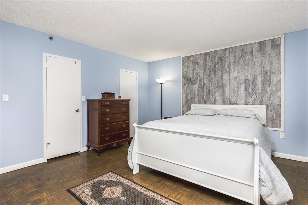 300 Lynn Shore Drive Unit: 508