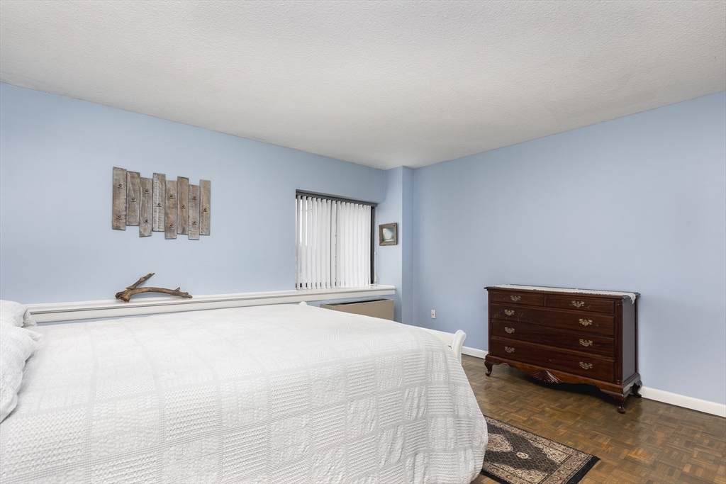 300 Lynn Shore Drive Unit: 508