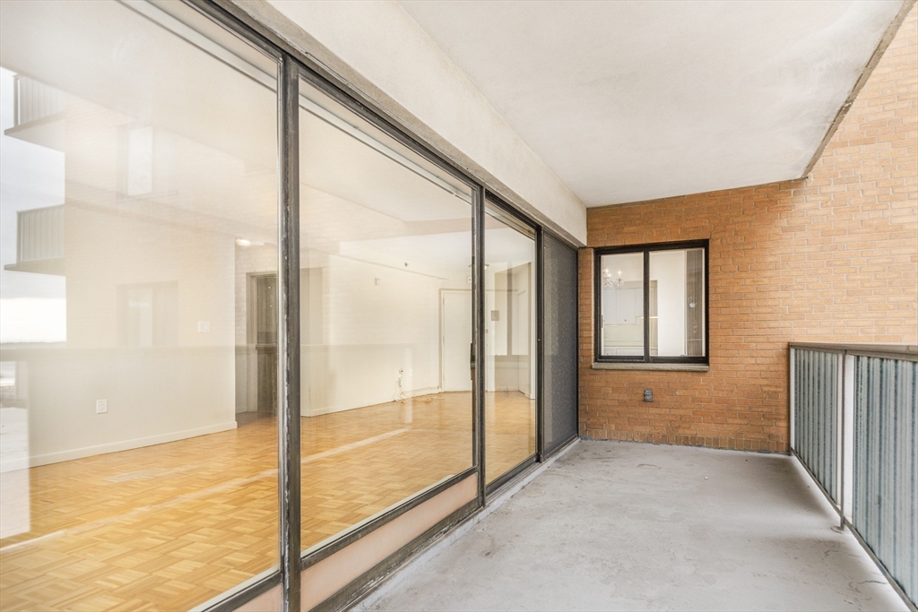 300 Lynn Shore Drive Unit: 304