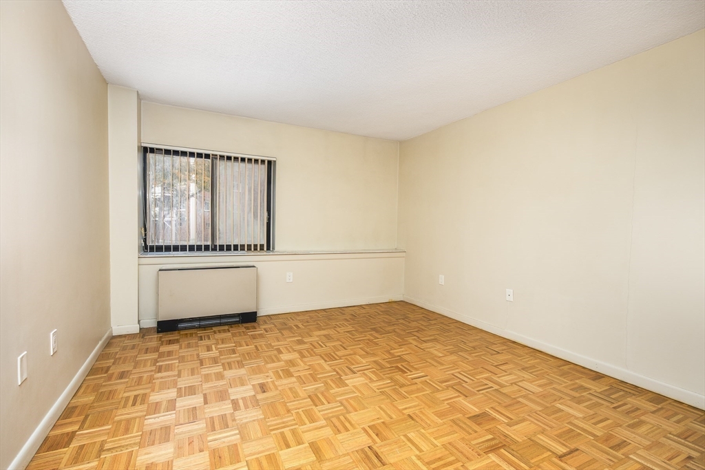 300 Lynn Shore Drive Unit: 304