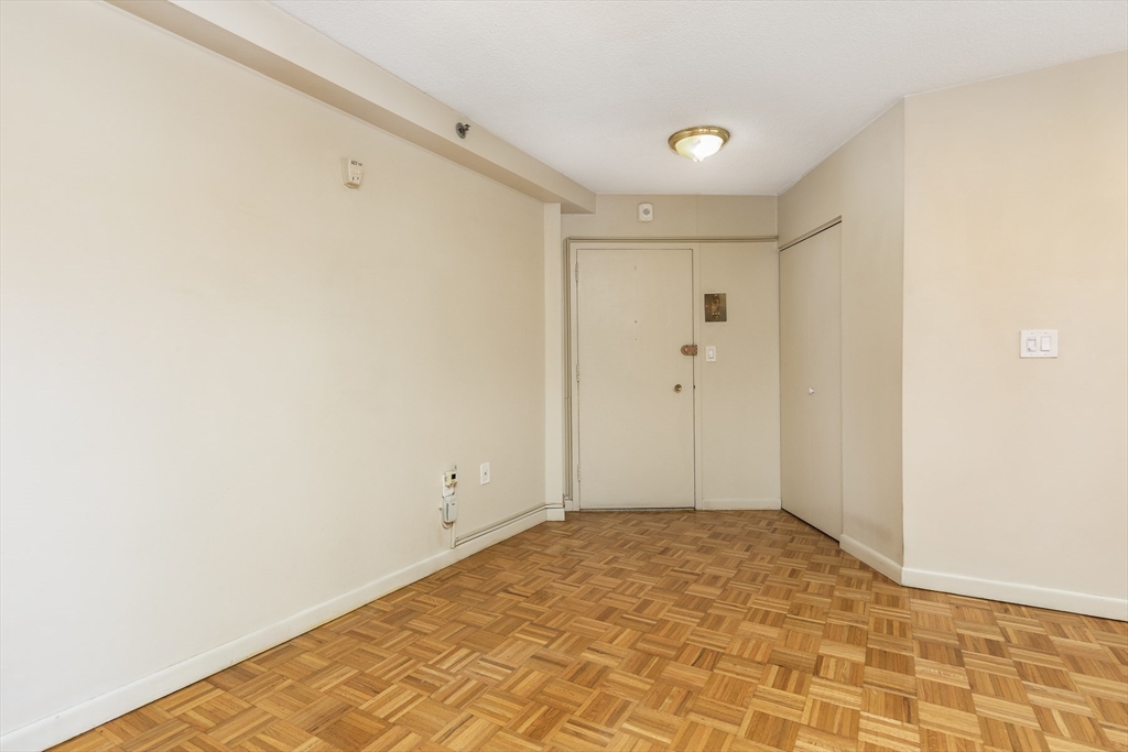 300 Lynn Shore Drive Unit: 304