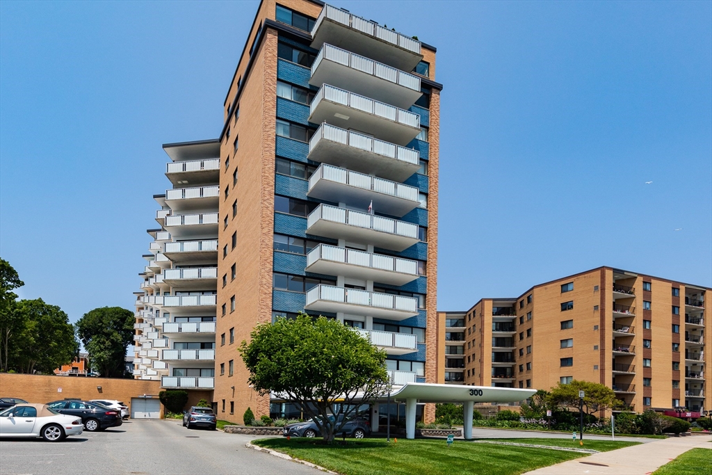 300 Lynn Shore Drive Unit: 304