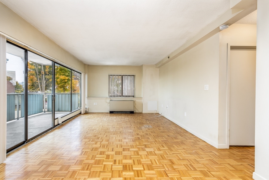 300 Lynn Shore Drive Unit: 304
