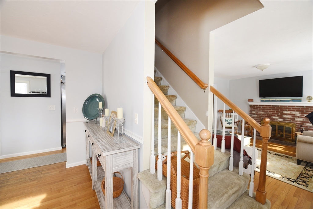 8 Harborview Rd