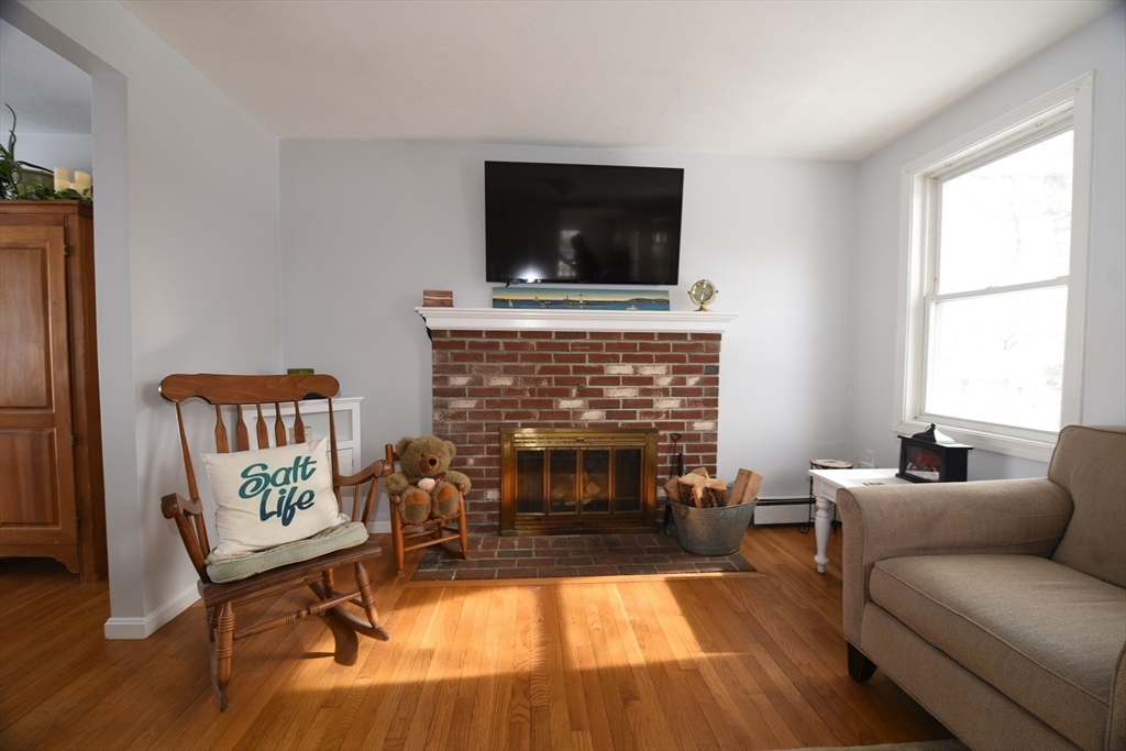 8 Harborview Rd