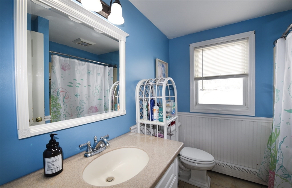 8 Harborview Rd