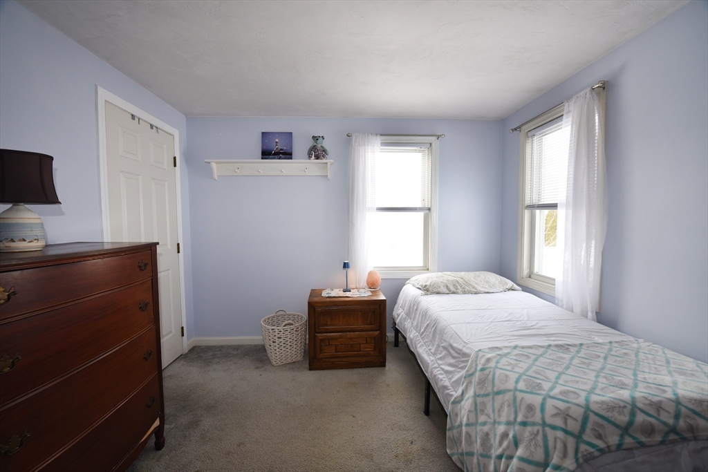 8 Harborview Rd