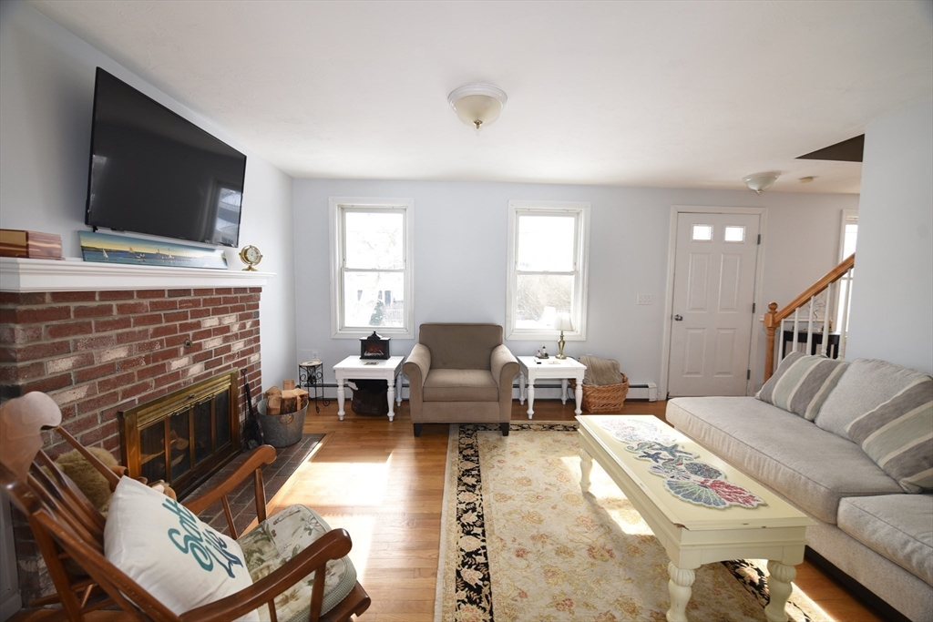 8 Harborview Rd