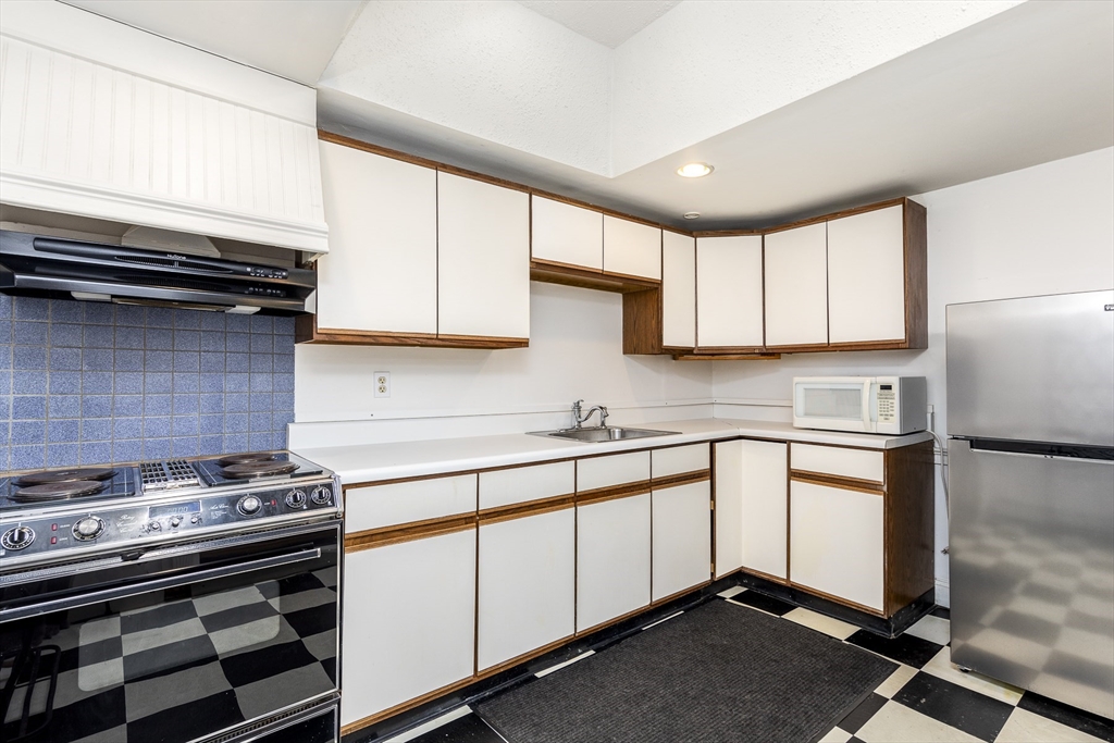 4 Tudor St # 1