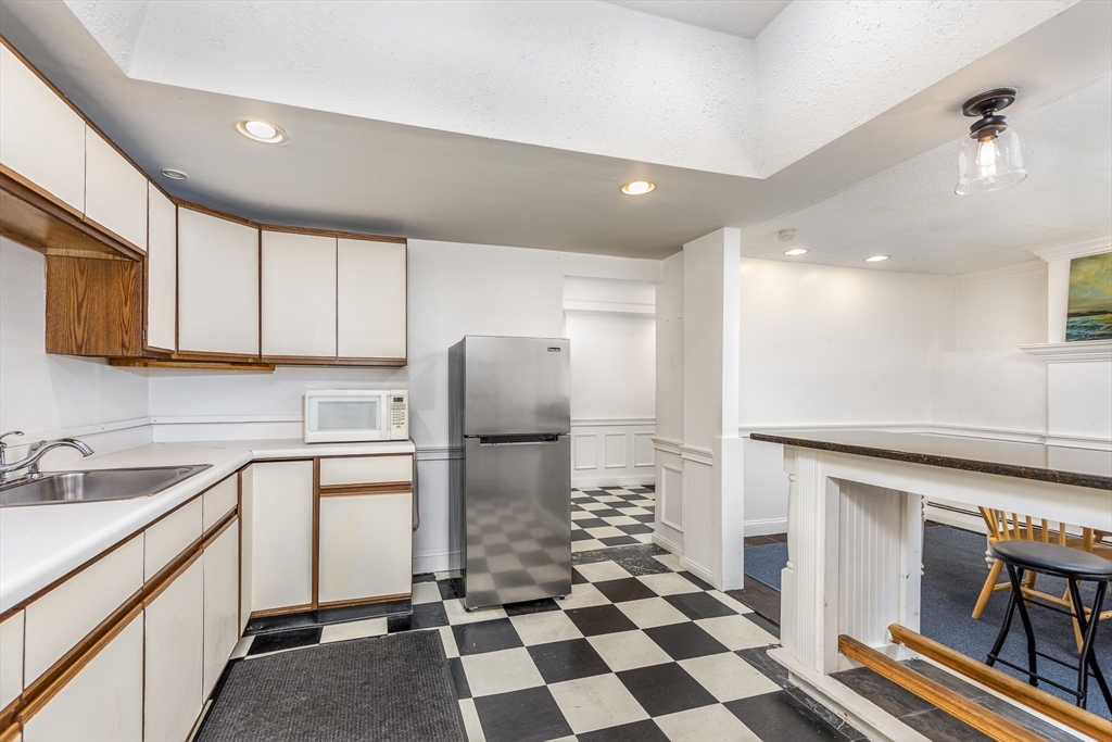 4 Tudor St # 1