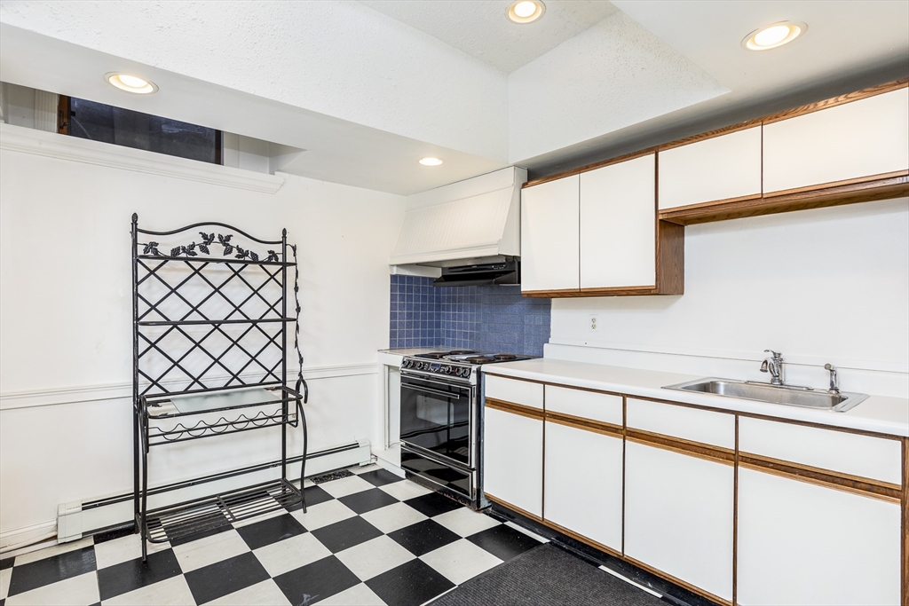 4 Tudor St # 1