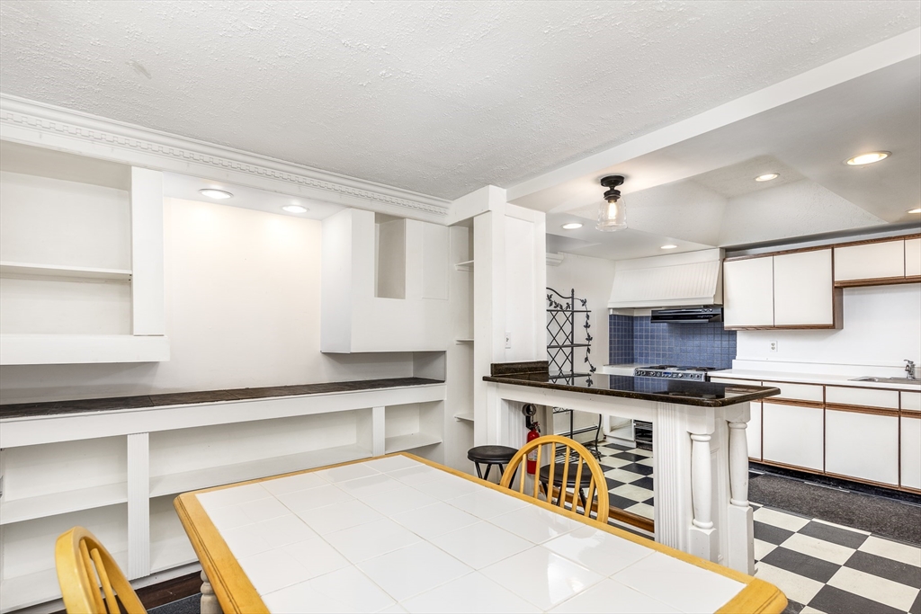4 Tudor St # 1