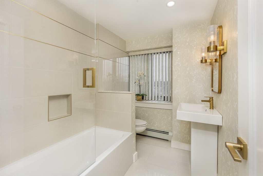 300 Lynn Shore Dr Unit: 1007