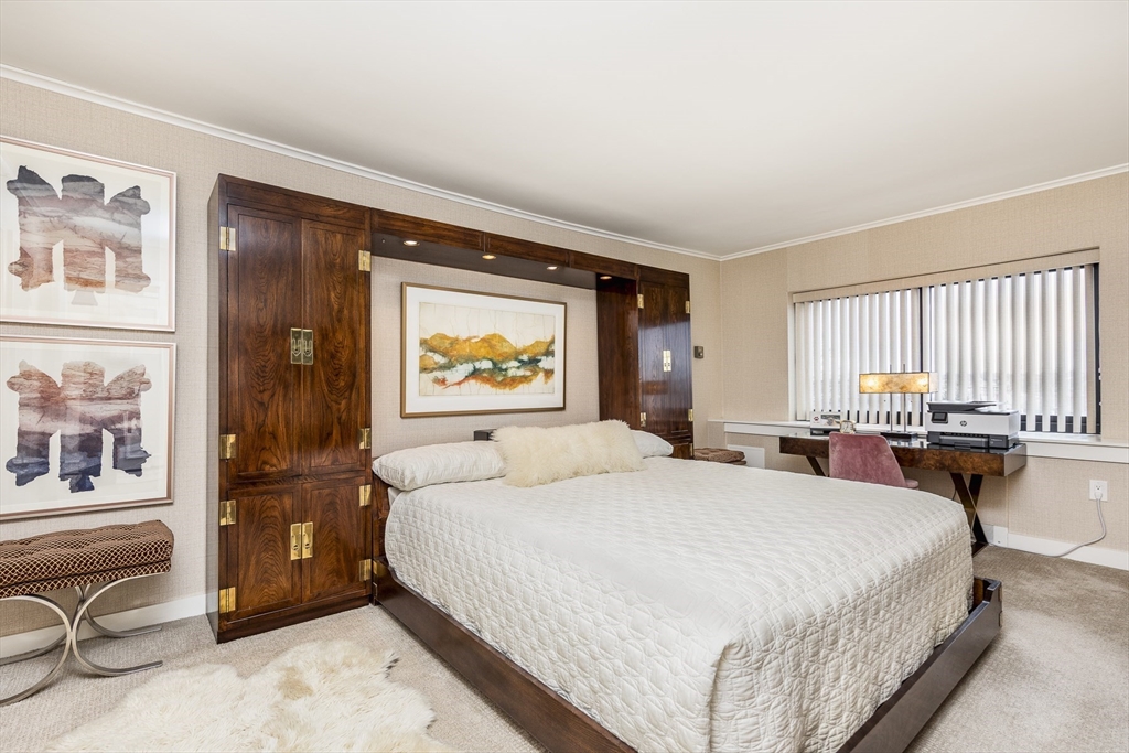 300 Lynn Shore Dr Unit: 1007