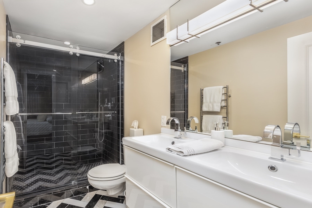 300 Lynn Shore Dr Unit: 1007