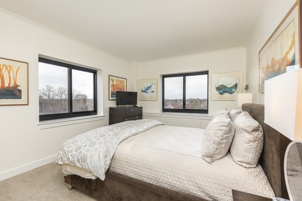 300 Lynn Shore Dr Unit: 1007