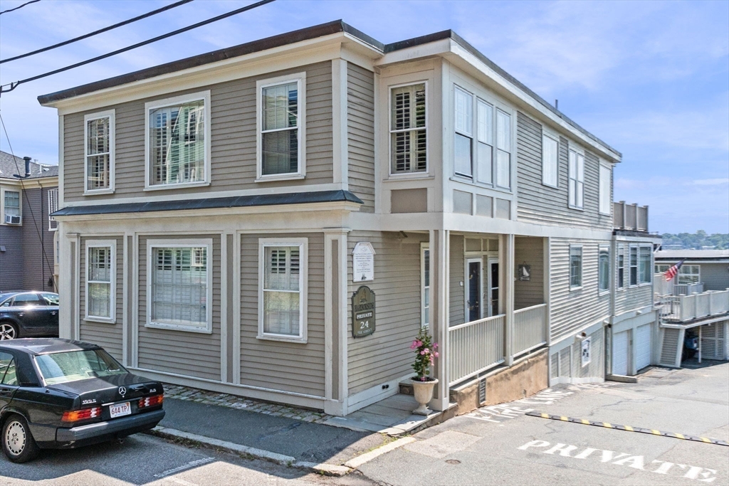 24 Lee St # A3