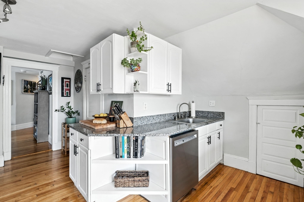 65 Endicott St # 3