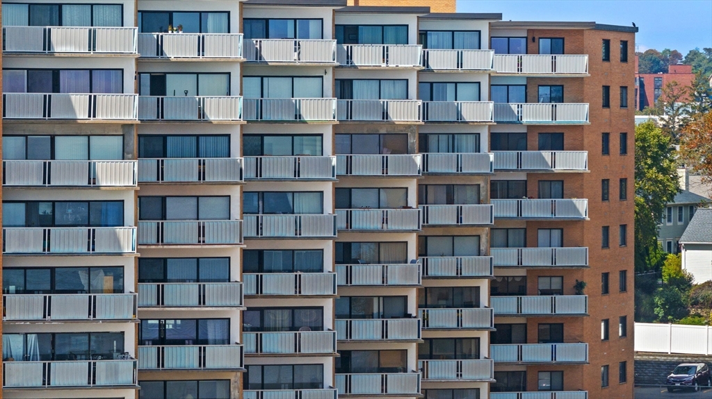 300 Lynn Shore Dr Unit: 408