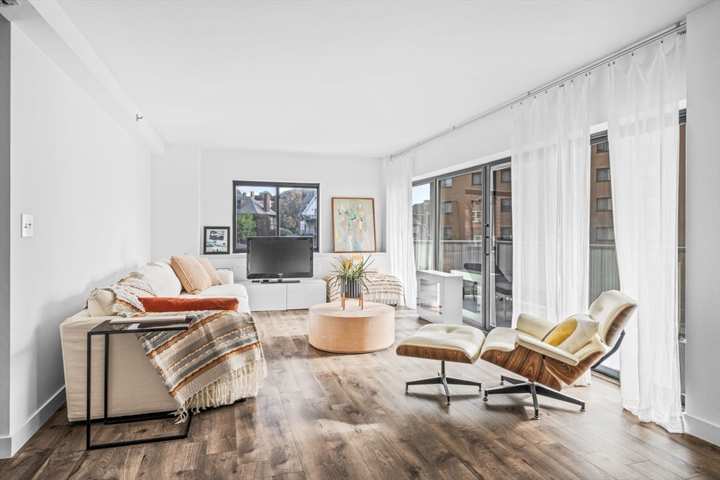 300 Lynn Shore Dr Unit: 408