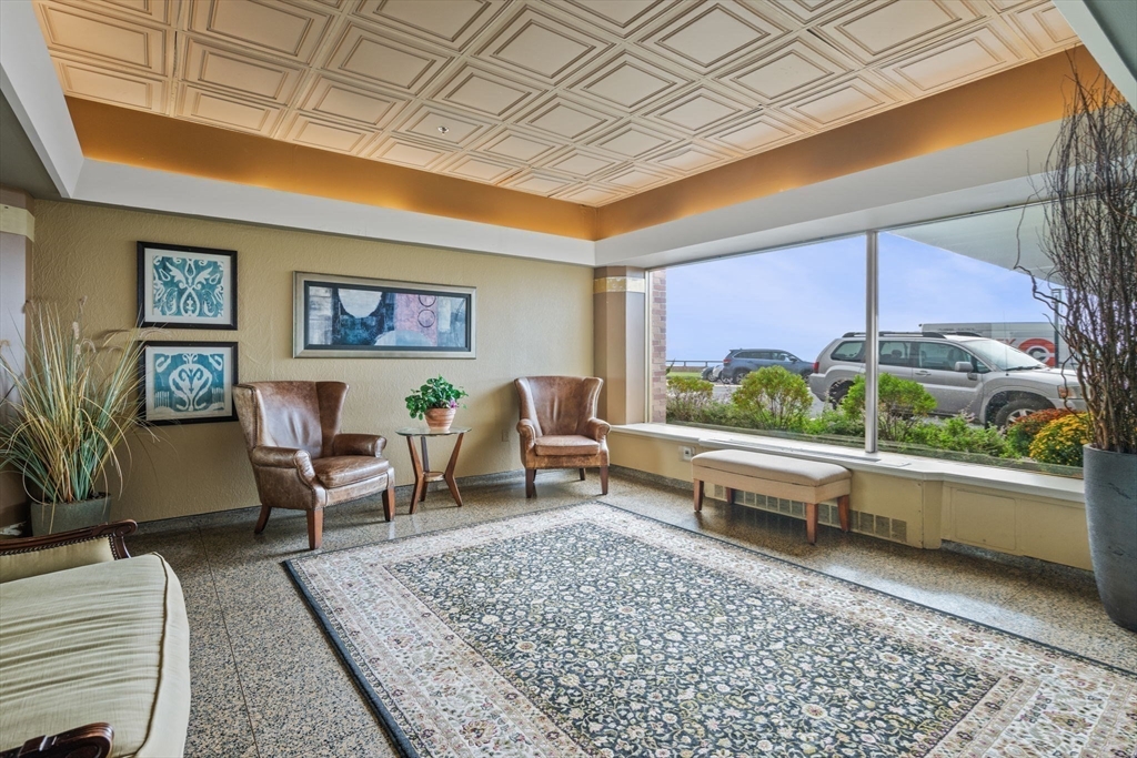 300 Lynn Shore Dr Unit: 408