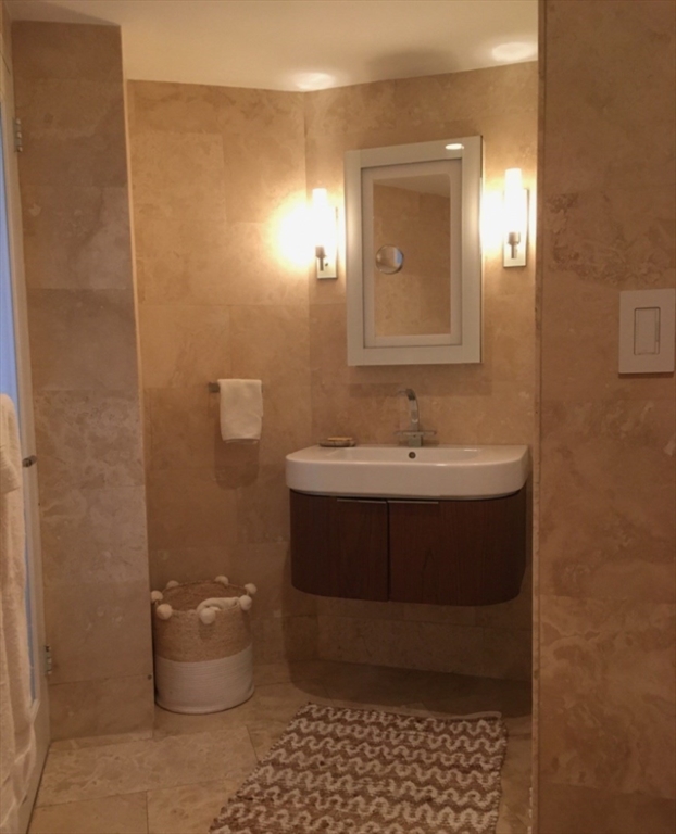 300 Lynn Shore Dr Unit: 408